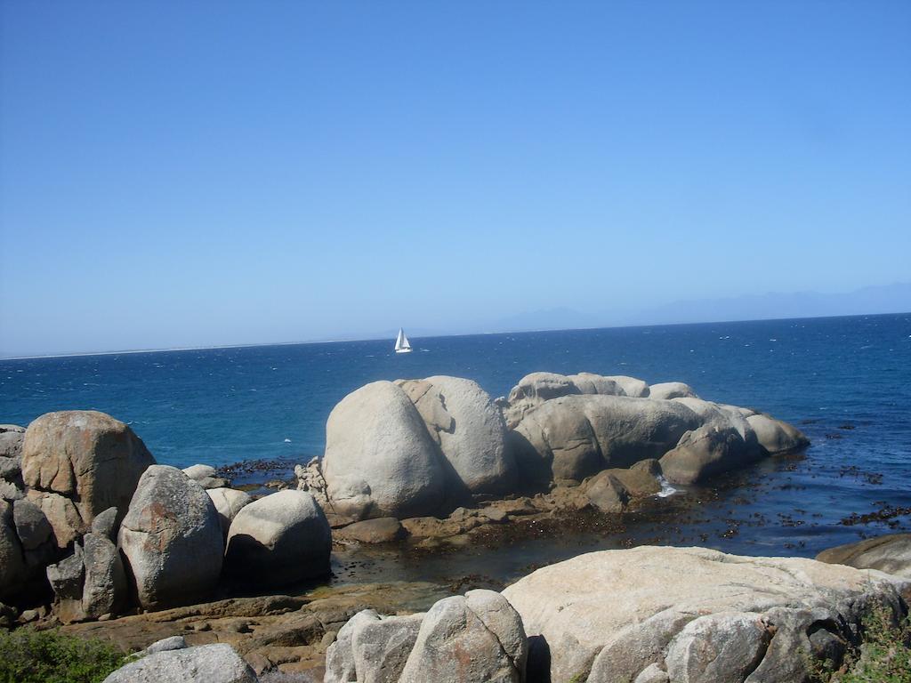 Napthali Lodge Simonʼs Town Exterior foto